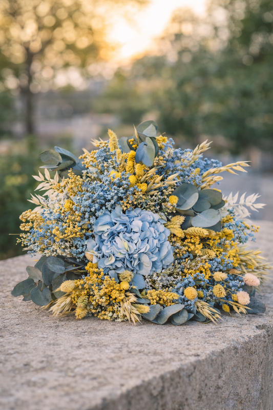 Bouquet de fleurs séchées, Éclat Bleu & Soleil