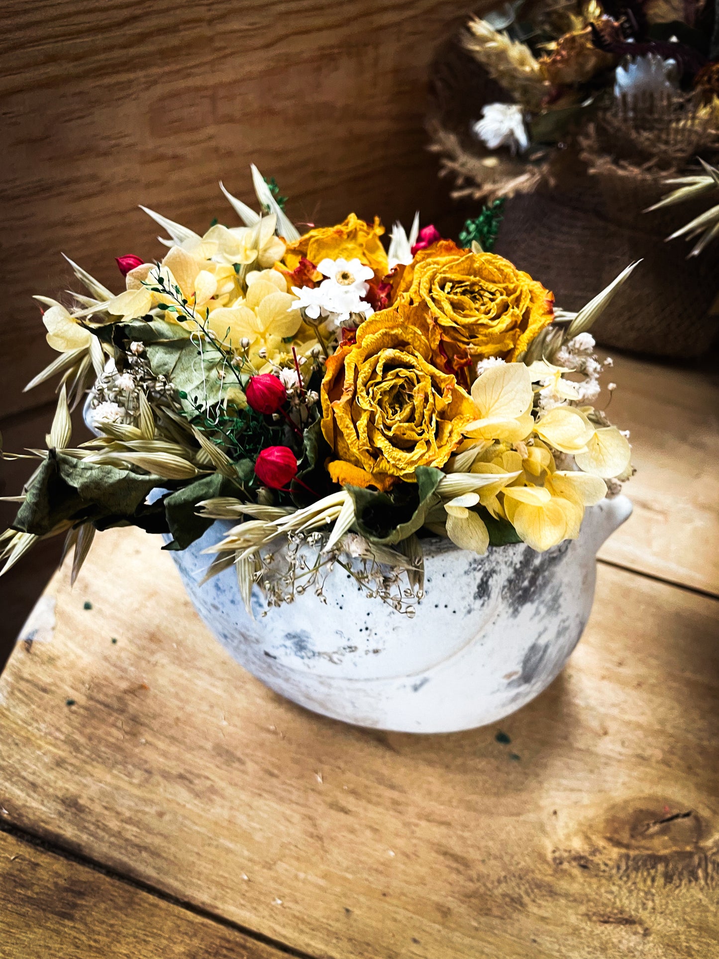 Composition de fleurs séchées et son pot petit oiseau